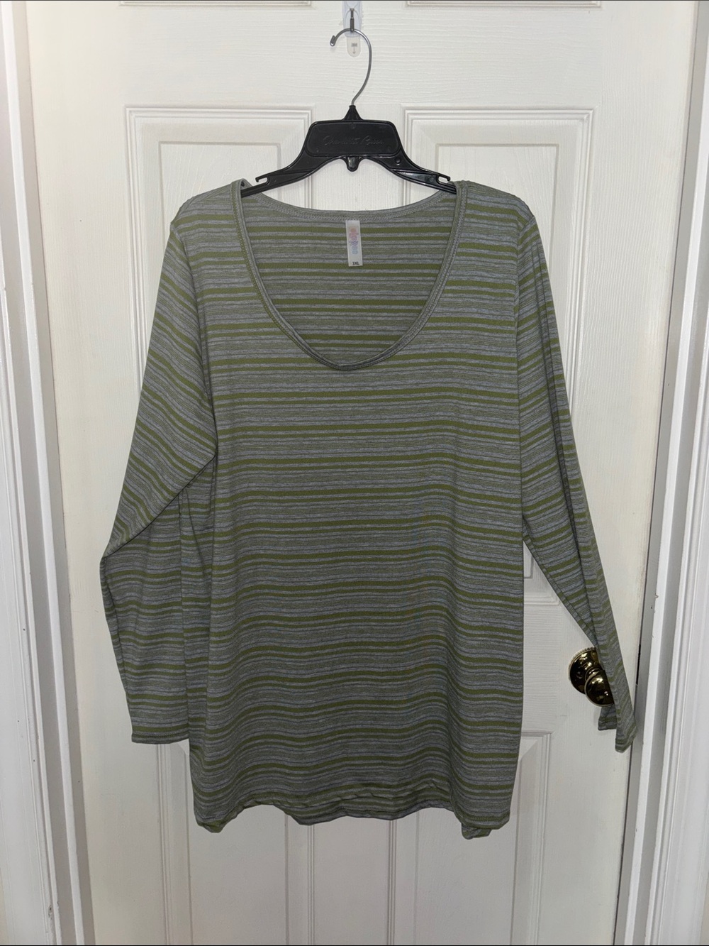 Lularoe Lynnae Long Sleeve Top!